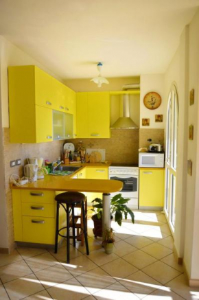 2 bedrooms appartement with furnished garden at Borghetto melara 6 km away from the beach